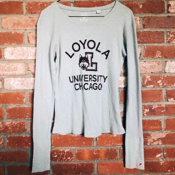 Tops - 🐺 Loyola University Chicago Shirt 🐺